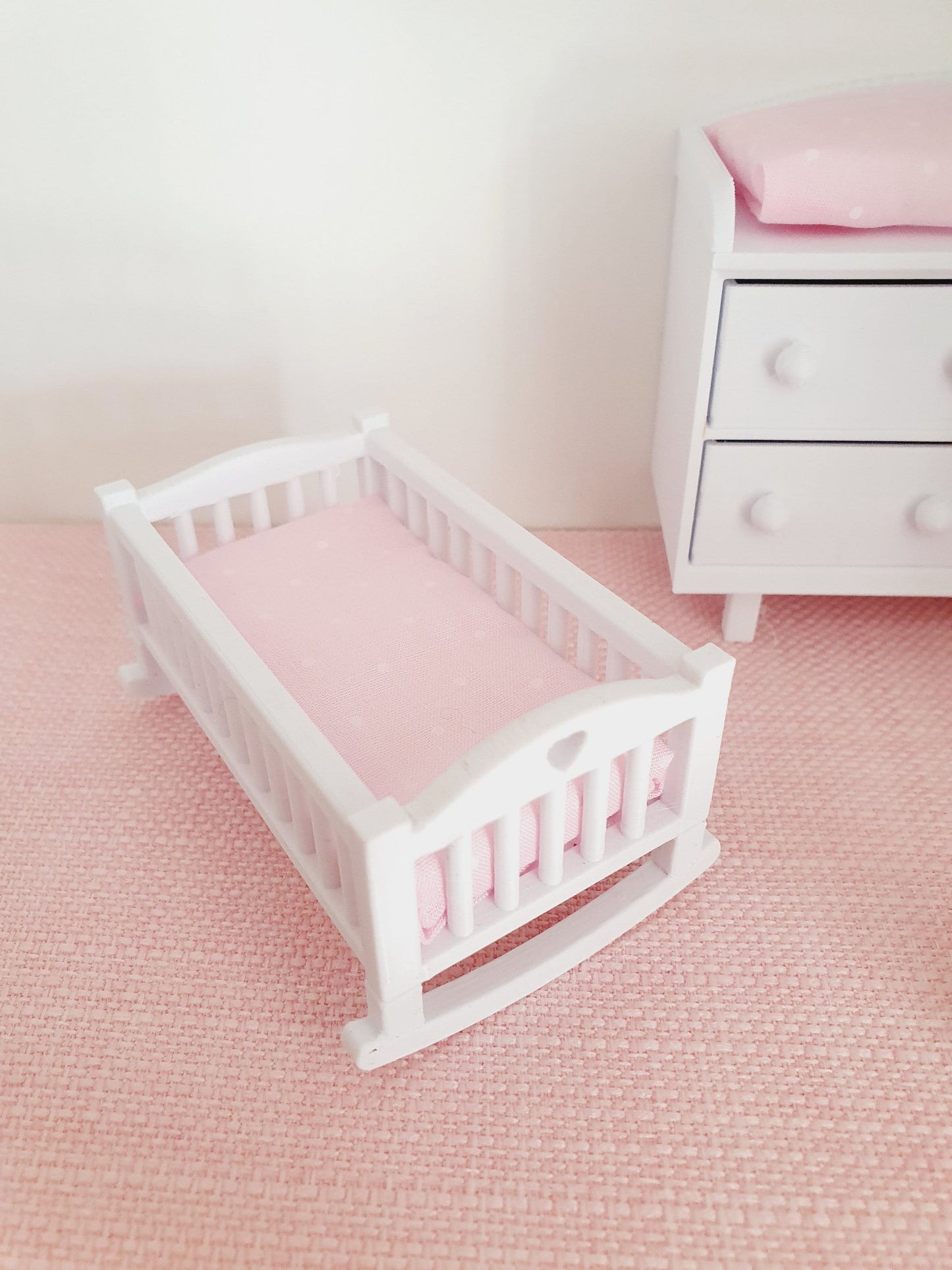Dolls House Modern Baby Crib with polka dot mattress, 1:12th Scale, Miniature Crib, Nursery (CRIB)