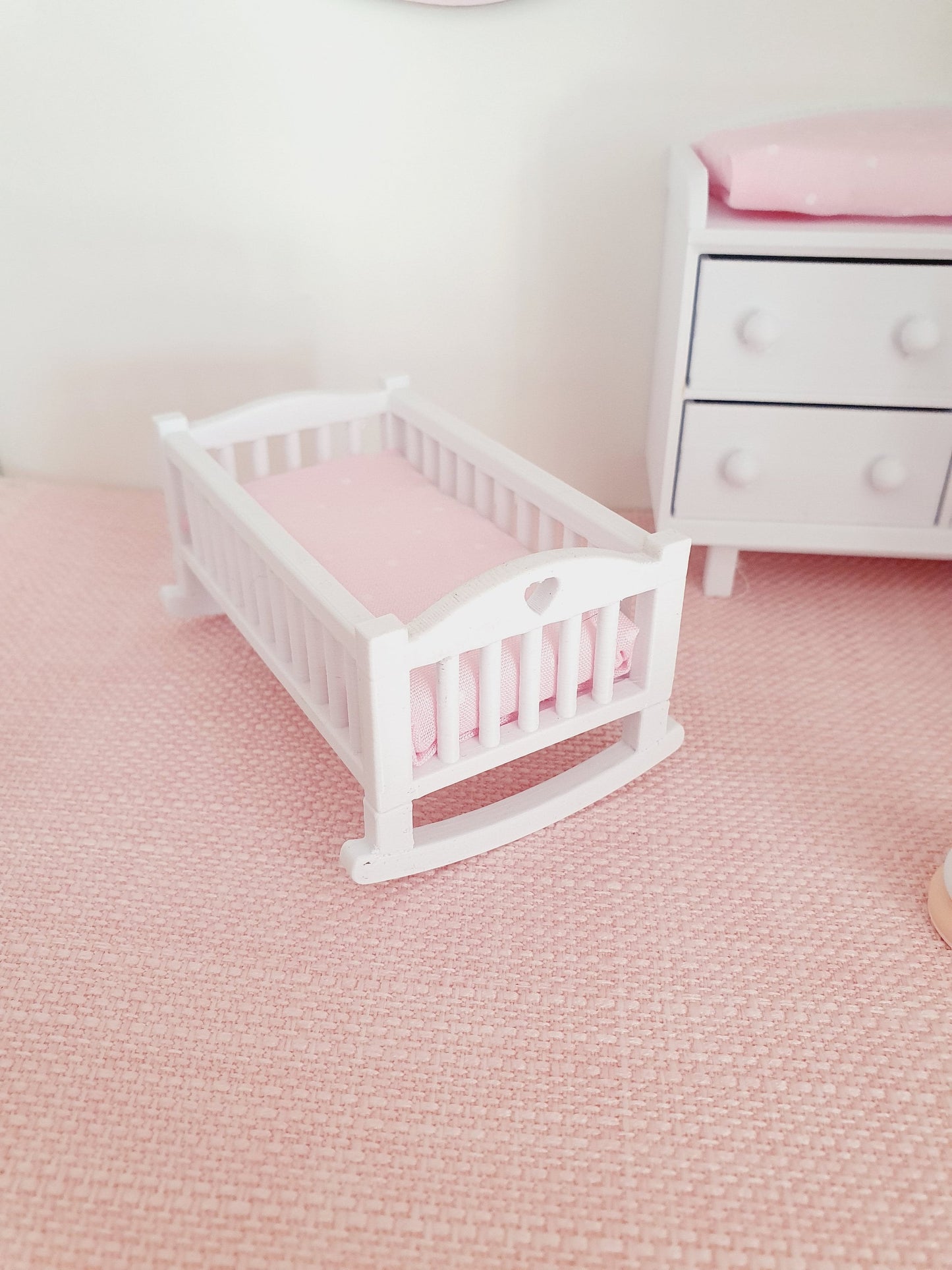 Dolls House Modern Baby Crib with polka dot mattress, 1:12th Scale, Miniature Crib, Nursery (CRIB)