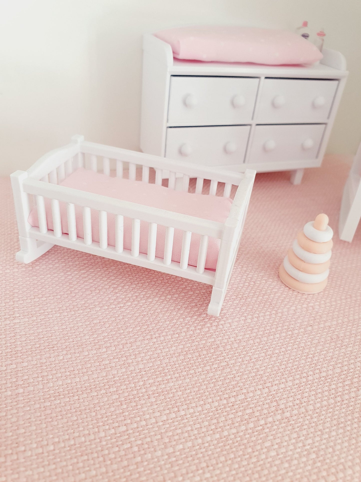 Dolls House Modern Baby Crib with polka dot mattress, 1:12th Scale, Miniature Crib, Nursery (CRIB)