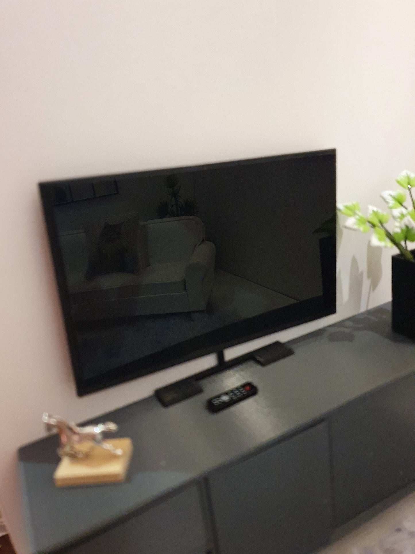 Modern Flatscreen Television on a Modern Stand with remote control, dolls house, Miniature TV (TVST)