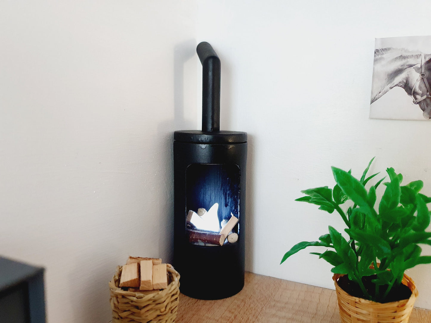 Dolls House Black Modern Round Log Fire with Light Up Flame and Wood, 1:12th Scale, Miniature Fire (FIRE2)