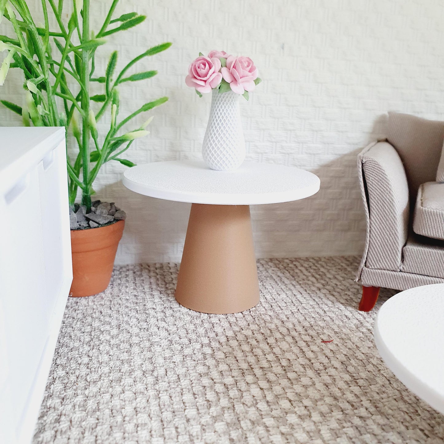 Dolls House Modern Side table Table, 1:12 Scale, Choice of Colours, Miniature Side Table