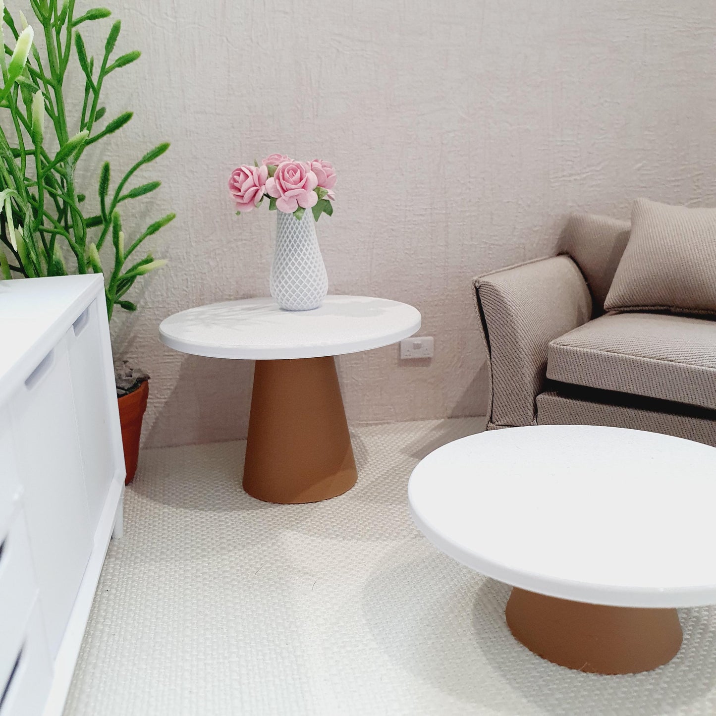 Dolls House Modern Side table Table, 1:12 Scale, Choice of Colours, Miniature Side Table