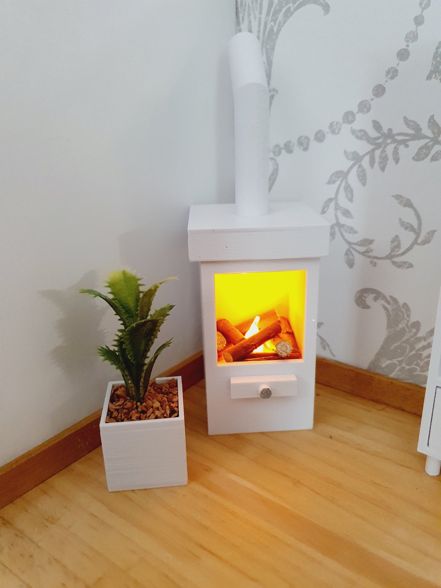 Dolls House Modern White Square Log Fire with Light Up Flame and Wood, 1:12th Scale, Miniature Fire (FIRE7)