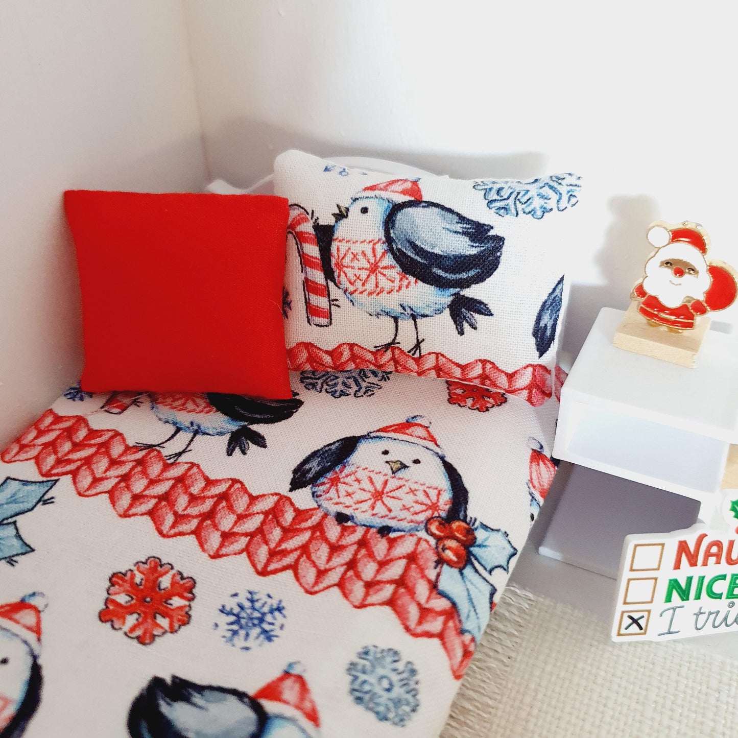 SALE!!! Dolls house Single or Junior Christmas bedding, 12th scale bedding, miniature bed set (Junior Bed)