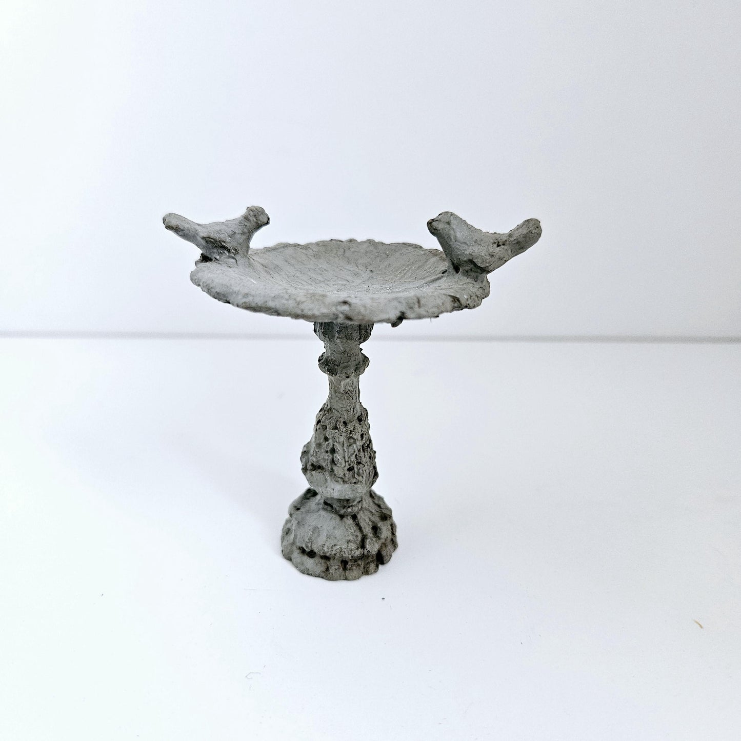SALE!! Dolls House Stone Look Bird Bath, 1:12th Scale, Miniature Bird Bath