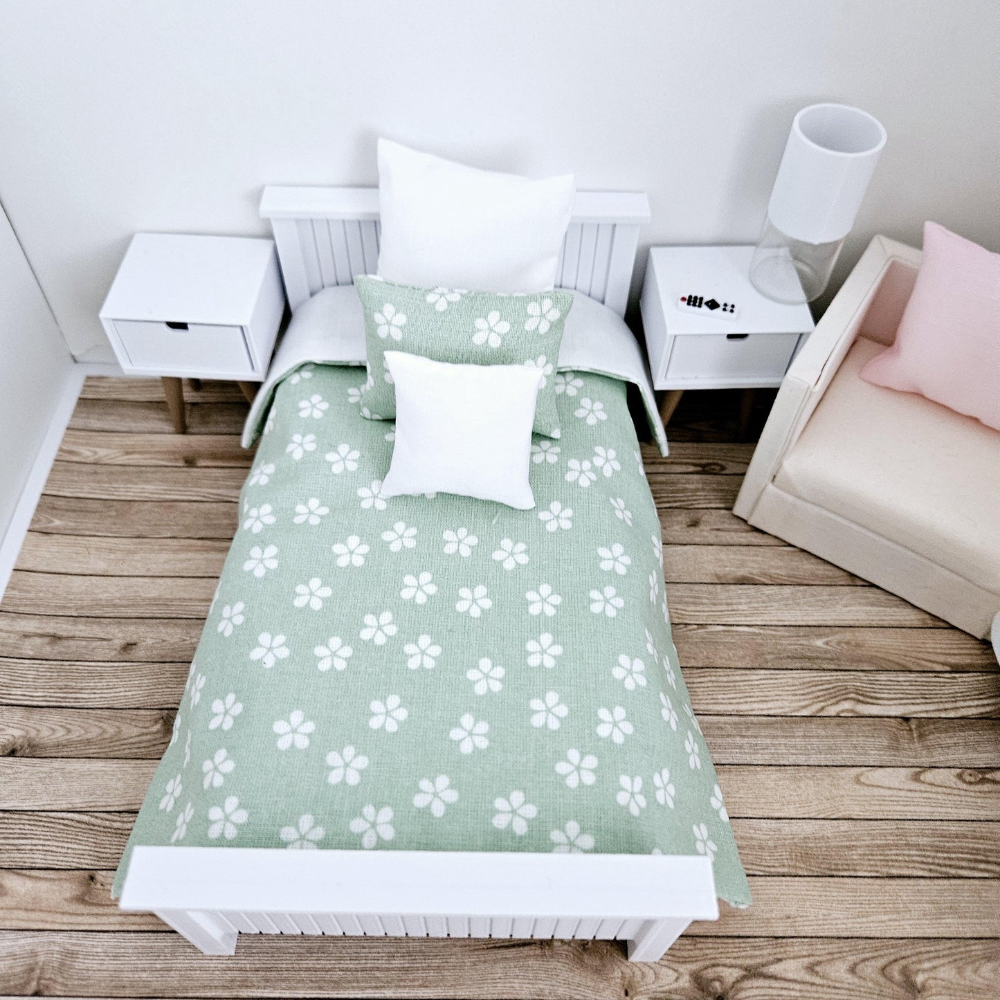 SALE!! Dolls house Green Daisy Single 12th Scale Bedding Set, Doll House Girls Room Bedding