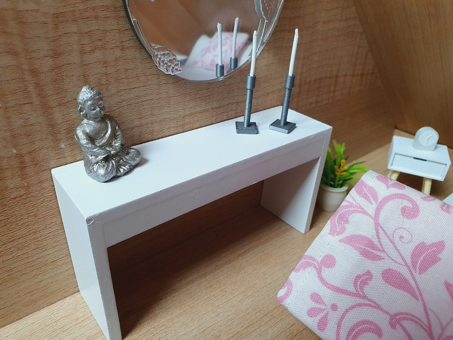 Dolls House Modern Console Table / Kitchen Breakfast Bar Choice of Colours 1:12th Scale, Miniature Breakfast Bar (VA-BB)
