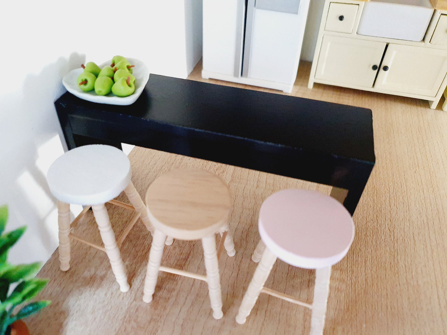 Dolls House Modern Console Table / Kitchen Breakfast Bar Choice of Colours 1:12th Scale, Miniature Breakfast Bar (VA-BB)