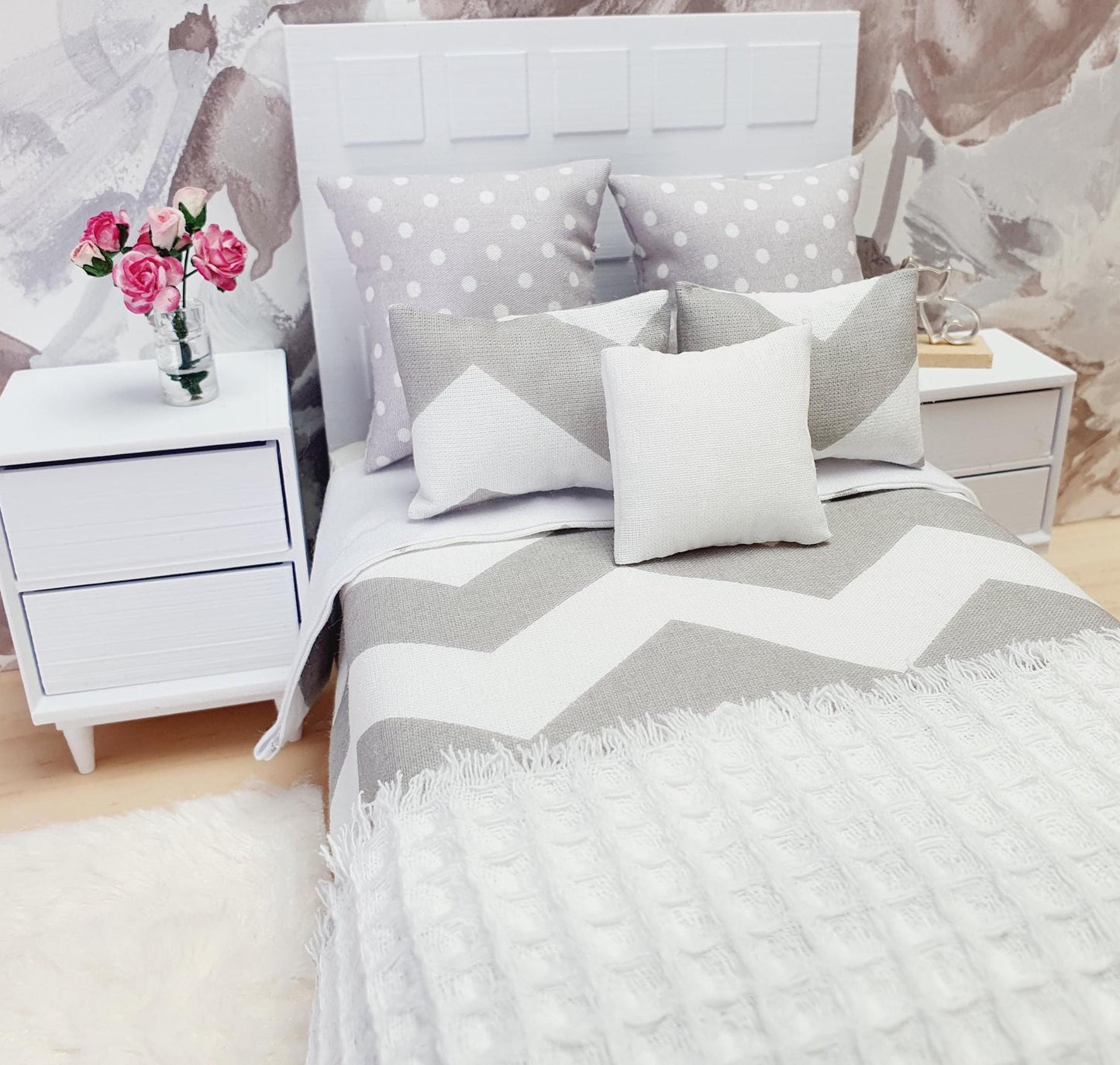 SALE!! Dolls house 7 piece set, Light Grey and White double bedding set, 12th scale, miniature bedding