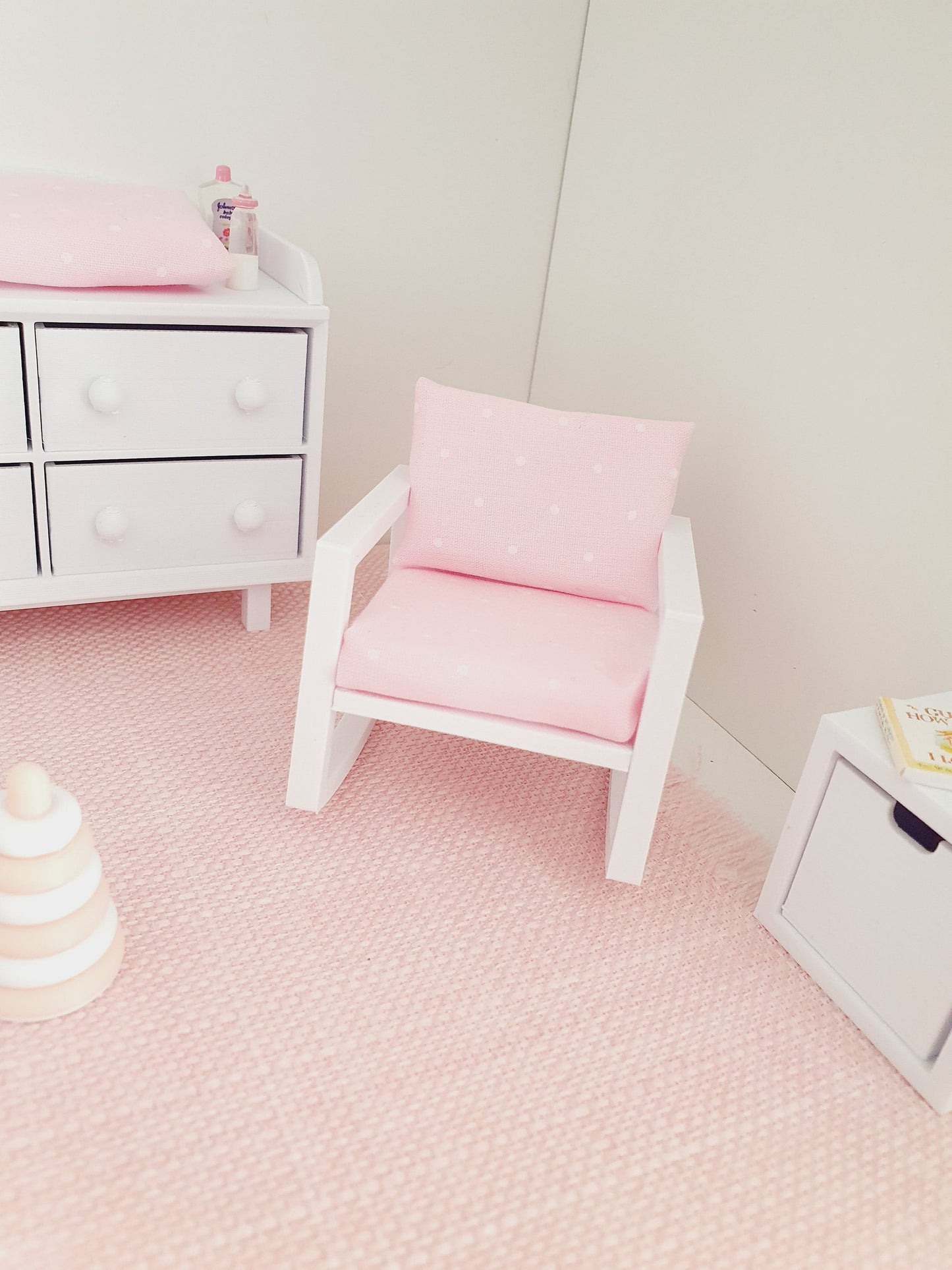 Dolls House Modern Rocking Nursery Chair, 1:12th Scale, Miniature