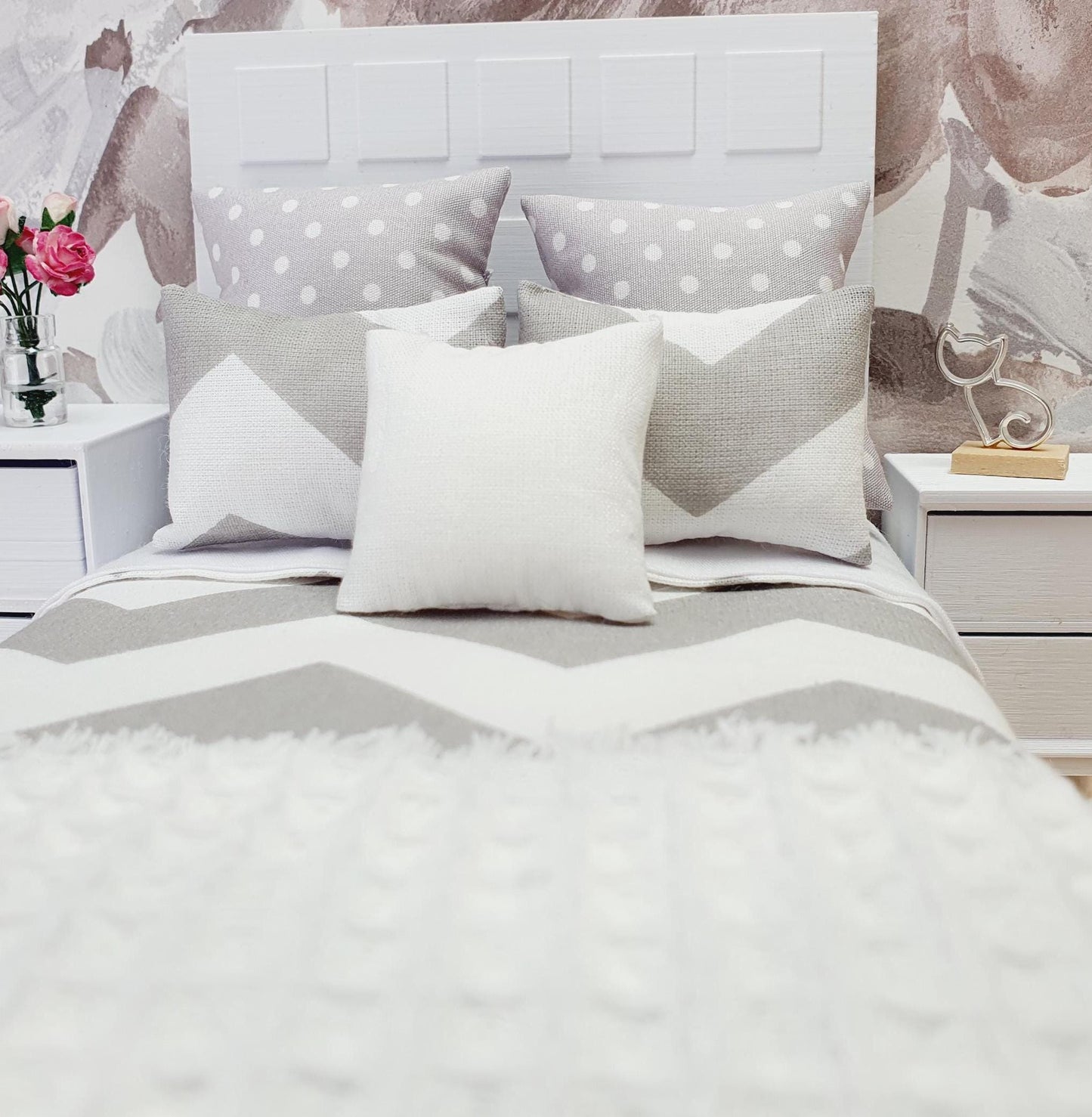 SALE!! Dolls house 7 piece set, Light Grey and White double bedding set, 12th scale, miniature bedding