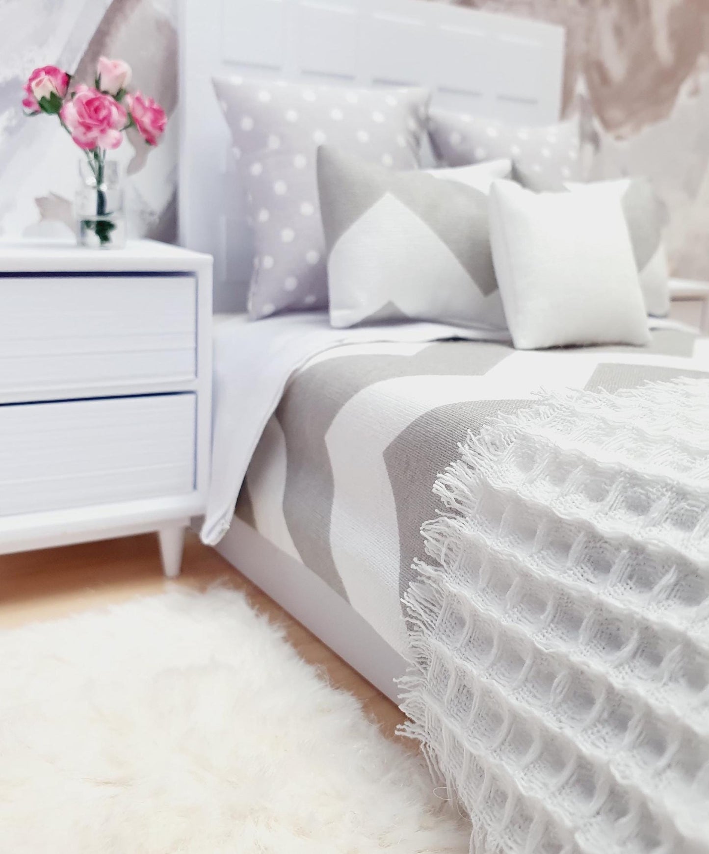SALE!! Dolls house 7 piece set, Light Grey and White double bedding set, 12th scale, miniature bedding