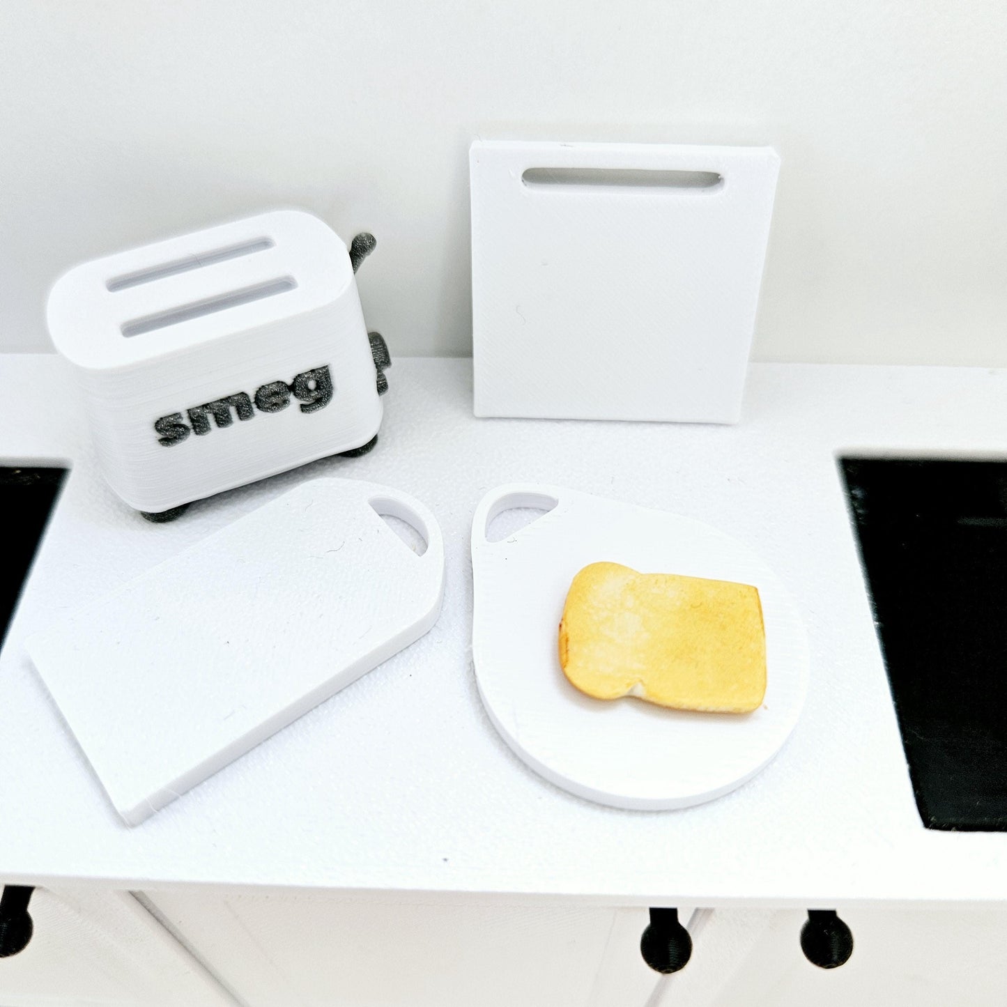 Dolls House Chopping Boards, Set of 3, Choice of Colours, 12th scale, miniature cutting boards