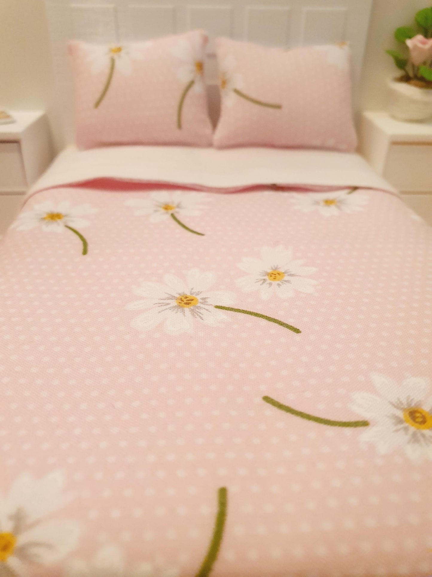 SALE!! Dolls house 3 piece set, Double bedding, floral print, 12th scale bedding, miniature bed set