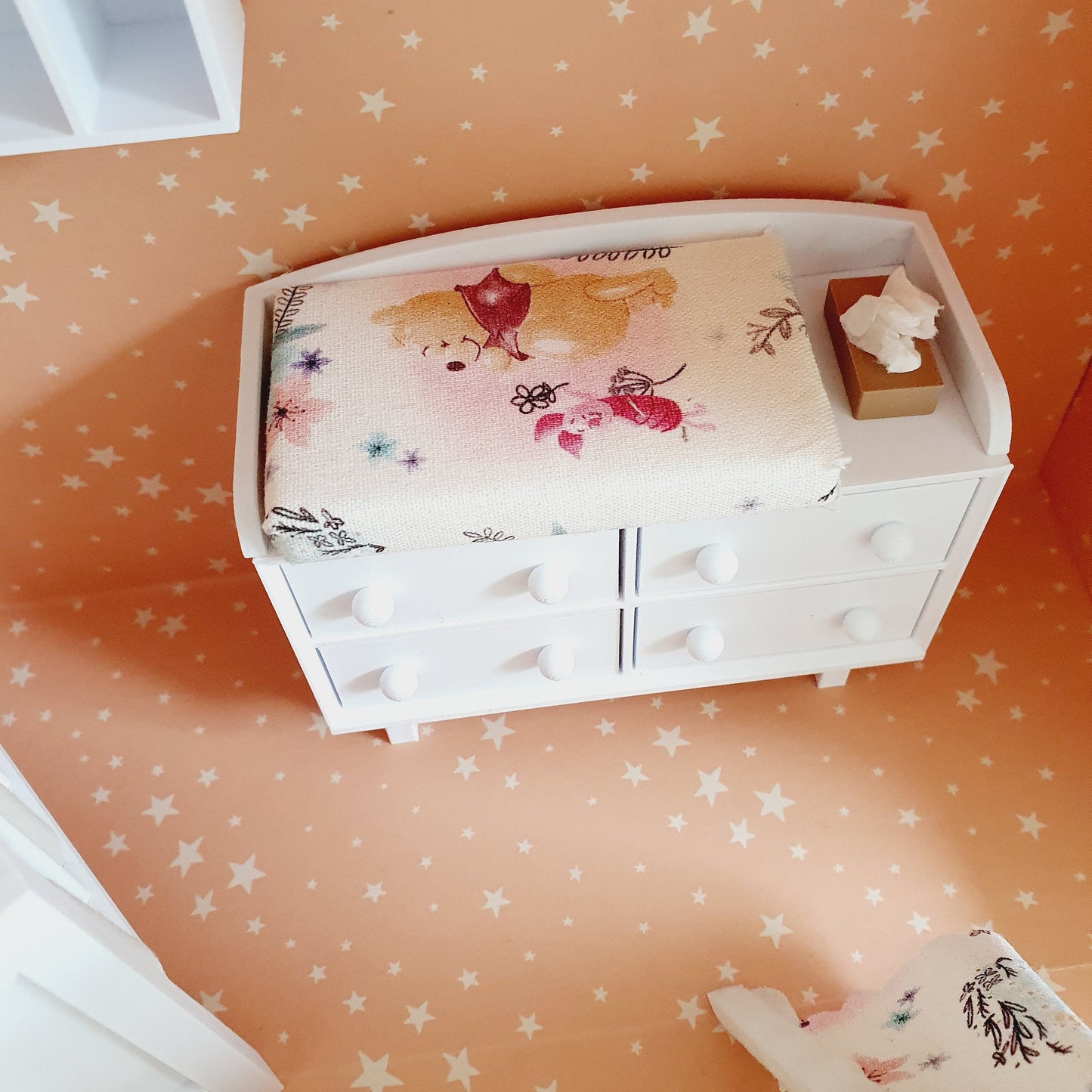 Dolls House Winnie the pooh Nursery Travel Suitcase, Cute Winnie the pooh Room Design, 12th Scale, Miniature case