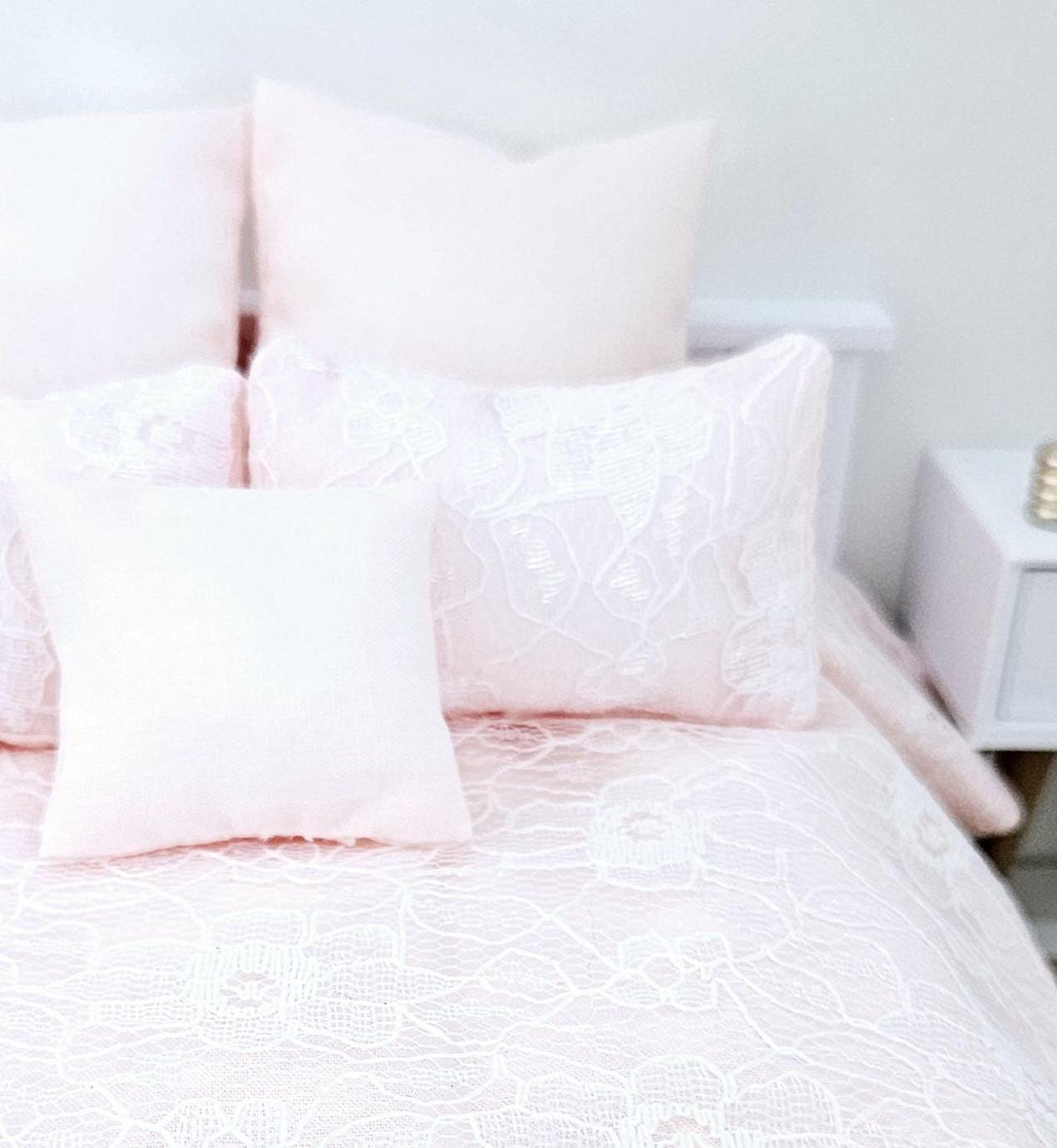 Dolls house 6 piece set, Pretty Pale Pink lace double bedding set, 12th scale, miniature bedding