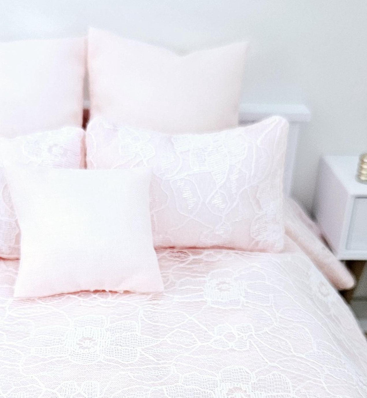 Dolls house 6 piece set, Pretty Pale Pink lace double bedding set, 12th scale, miniature bedding