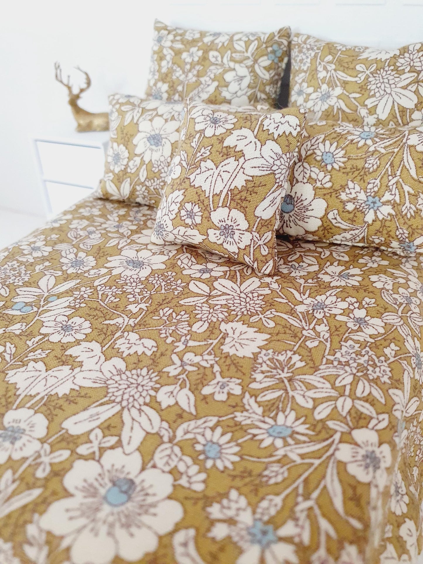 SALE!! Dolls house 6 piece set, Double bedding, Floral print, 12th scale bedding, miniature bed set