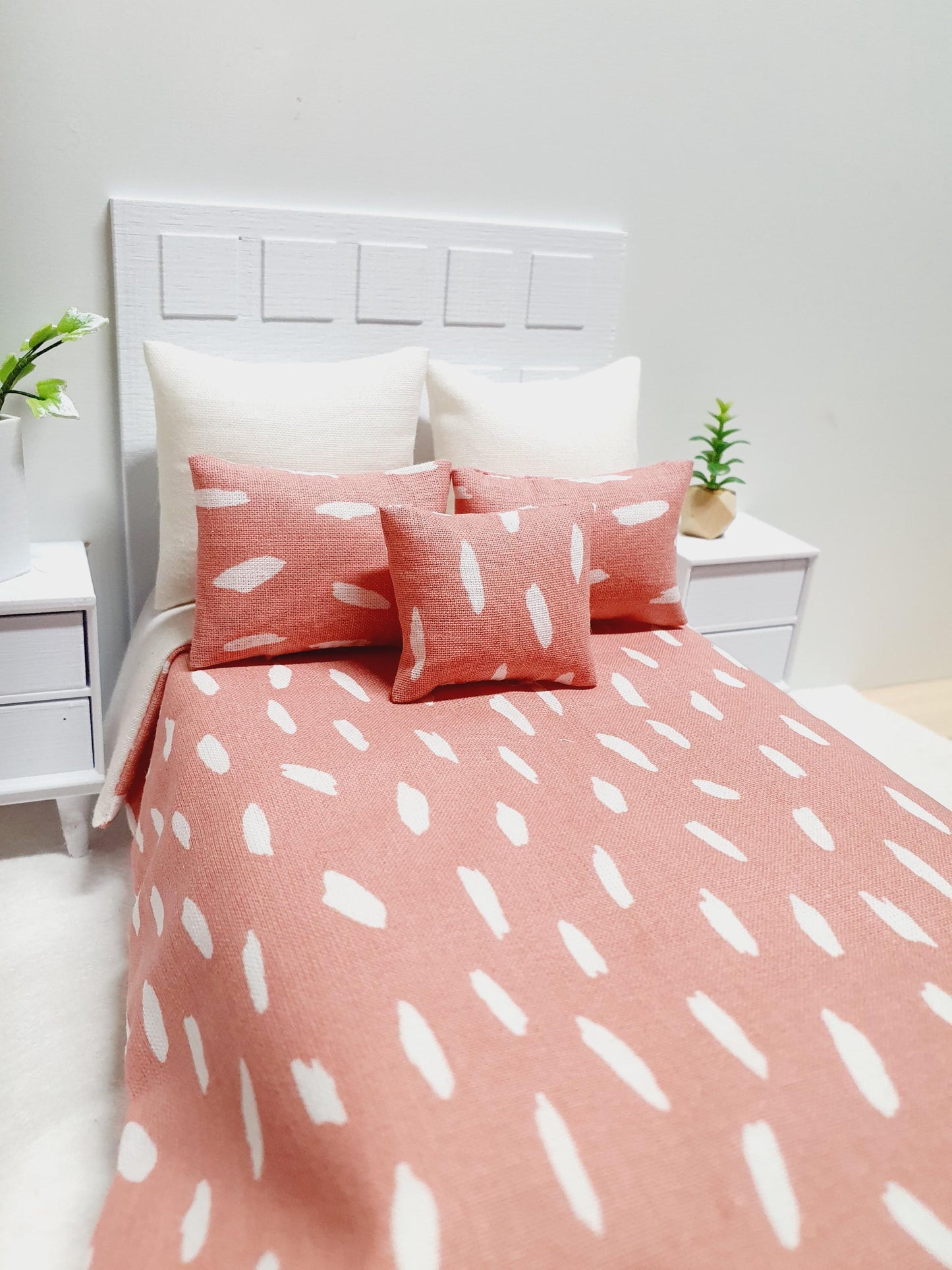 SALE!! Dolls house 6 piece set, Double bedding, leaf print, 12th scale bedding, miniature bed set