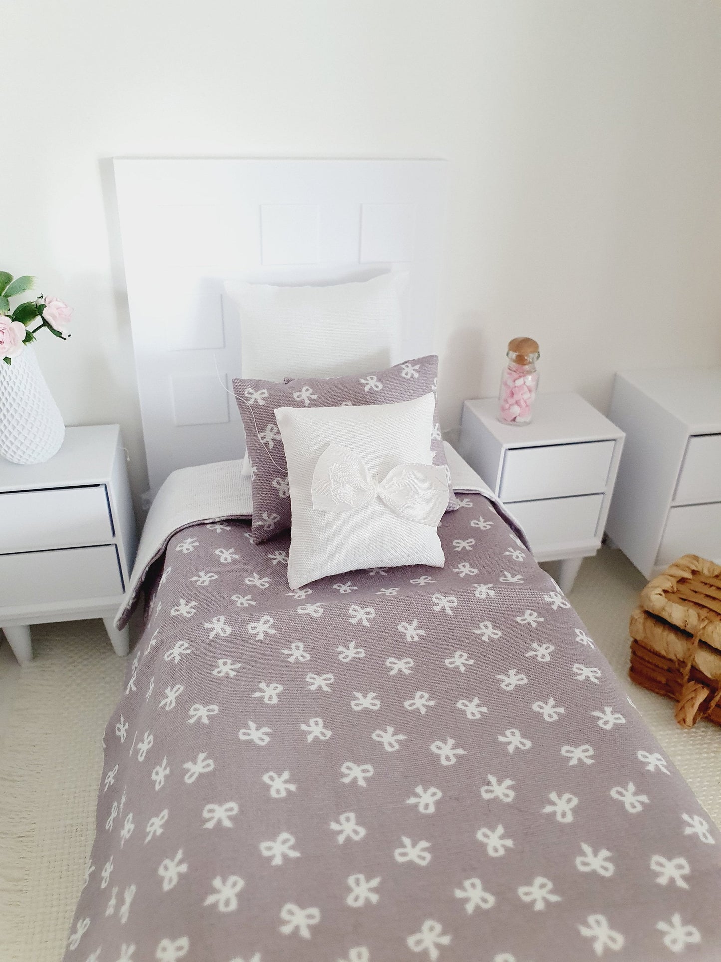SALE! Dolls house Single bedding, pretty grey bow design, 12th scale bedding, miniature bed set