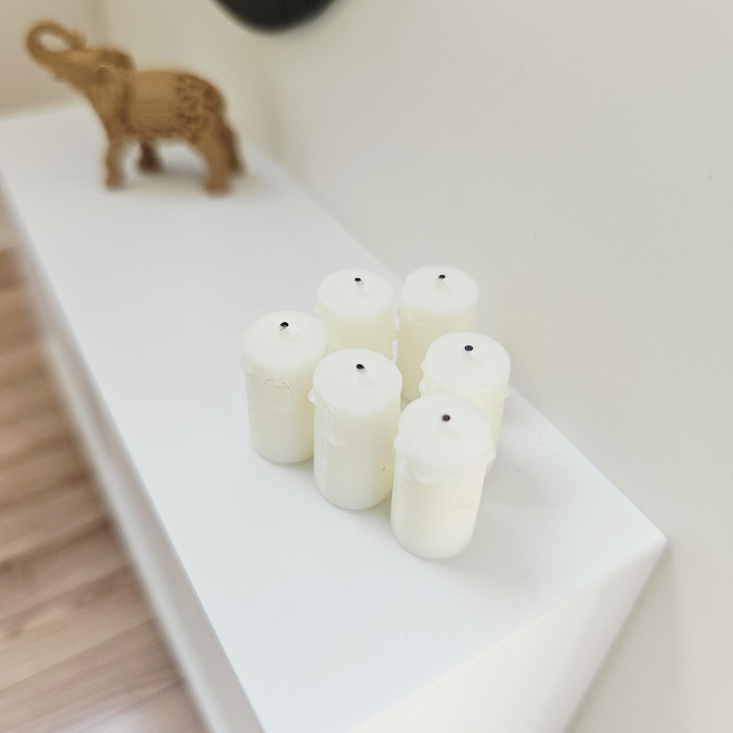 Dolls House 6x candles with melting wax, 12th scale, miniature ornament