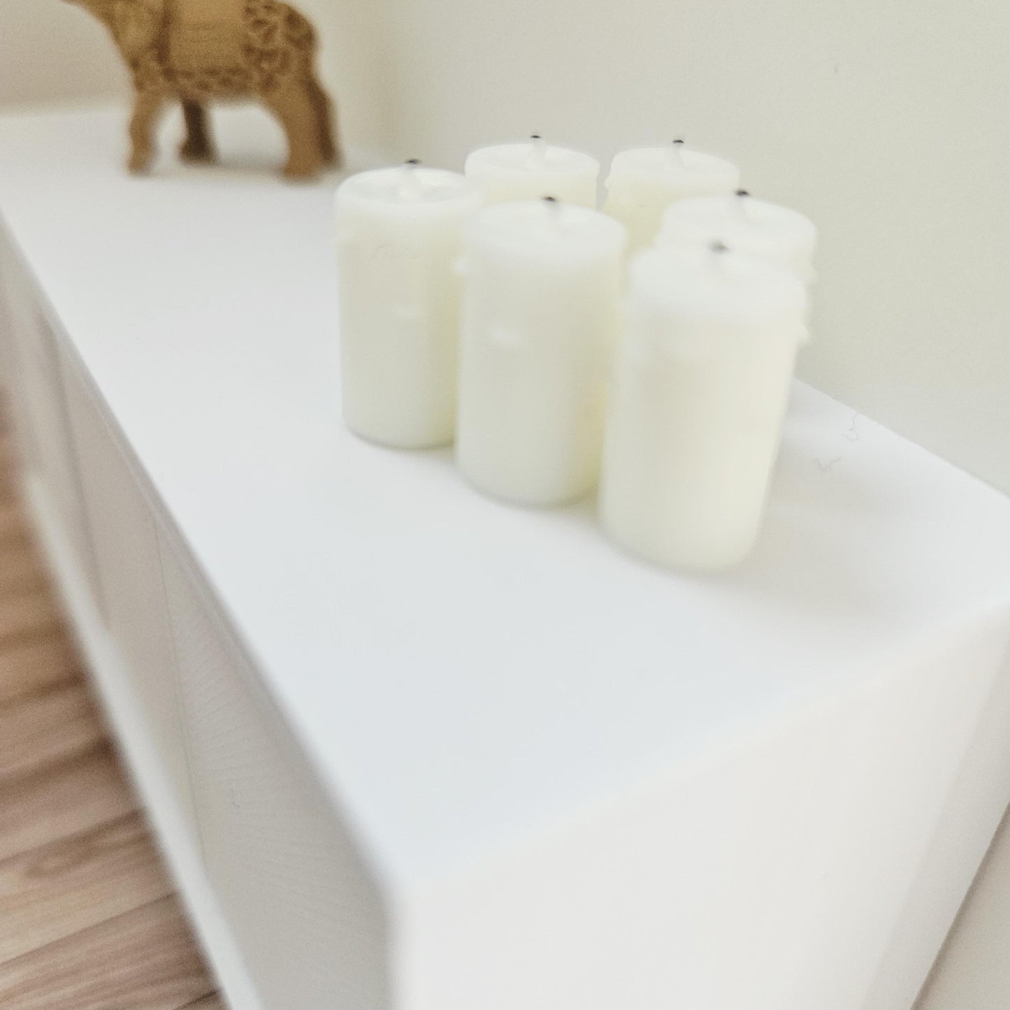 Dolls House 6x candles with melting wax, 12th scale, miniature ornament