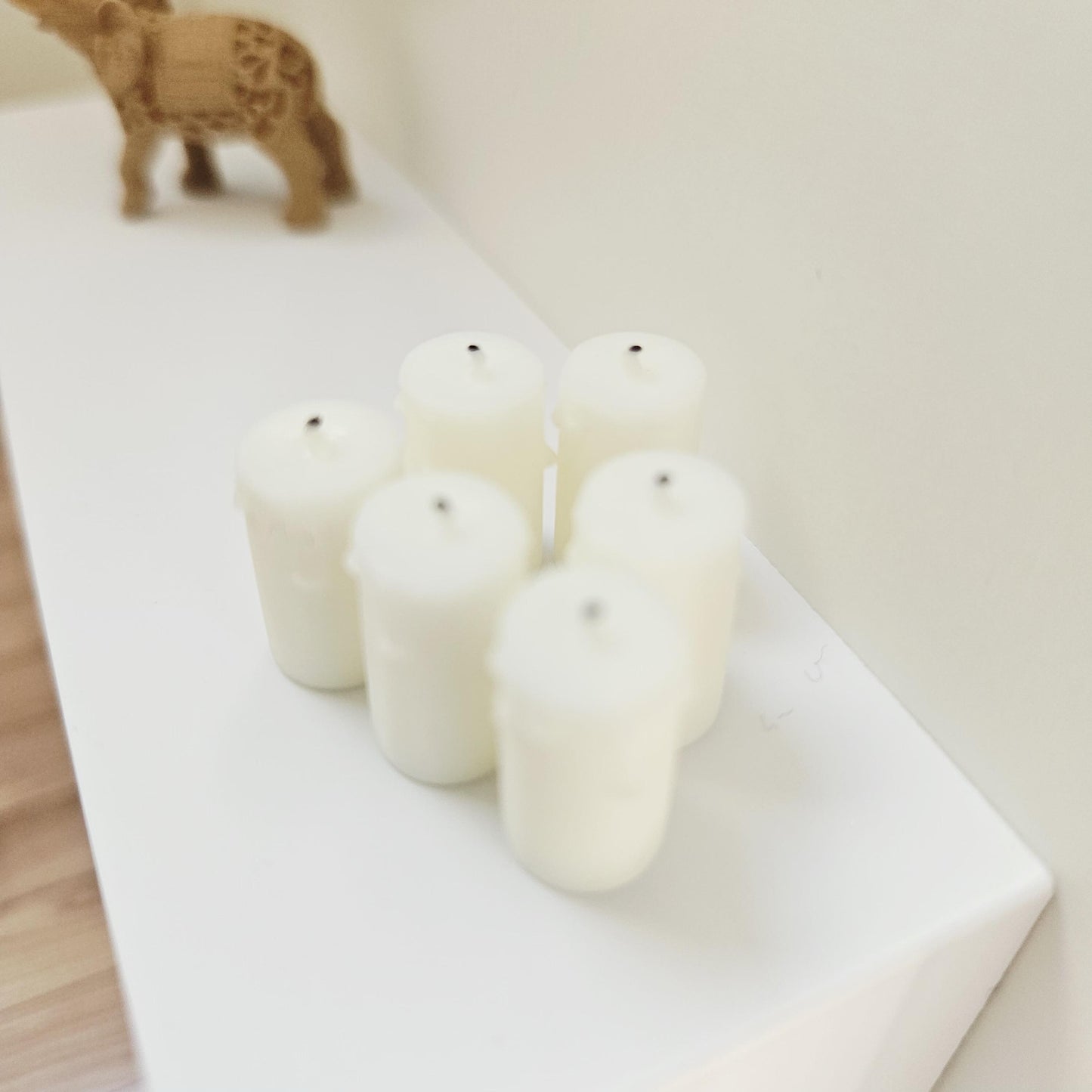 Dolls House 6x candles with melting wax, 12th scale, miniature ornament