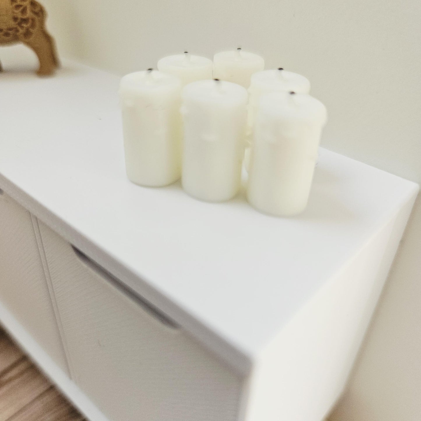 Dolls House 6x candles with melting wax, 12th scale, miniature ornament