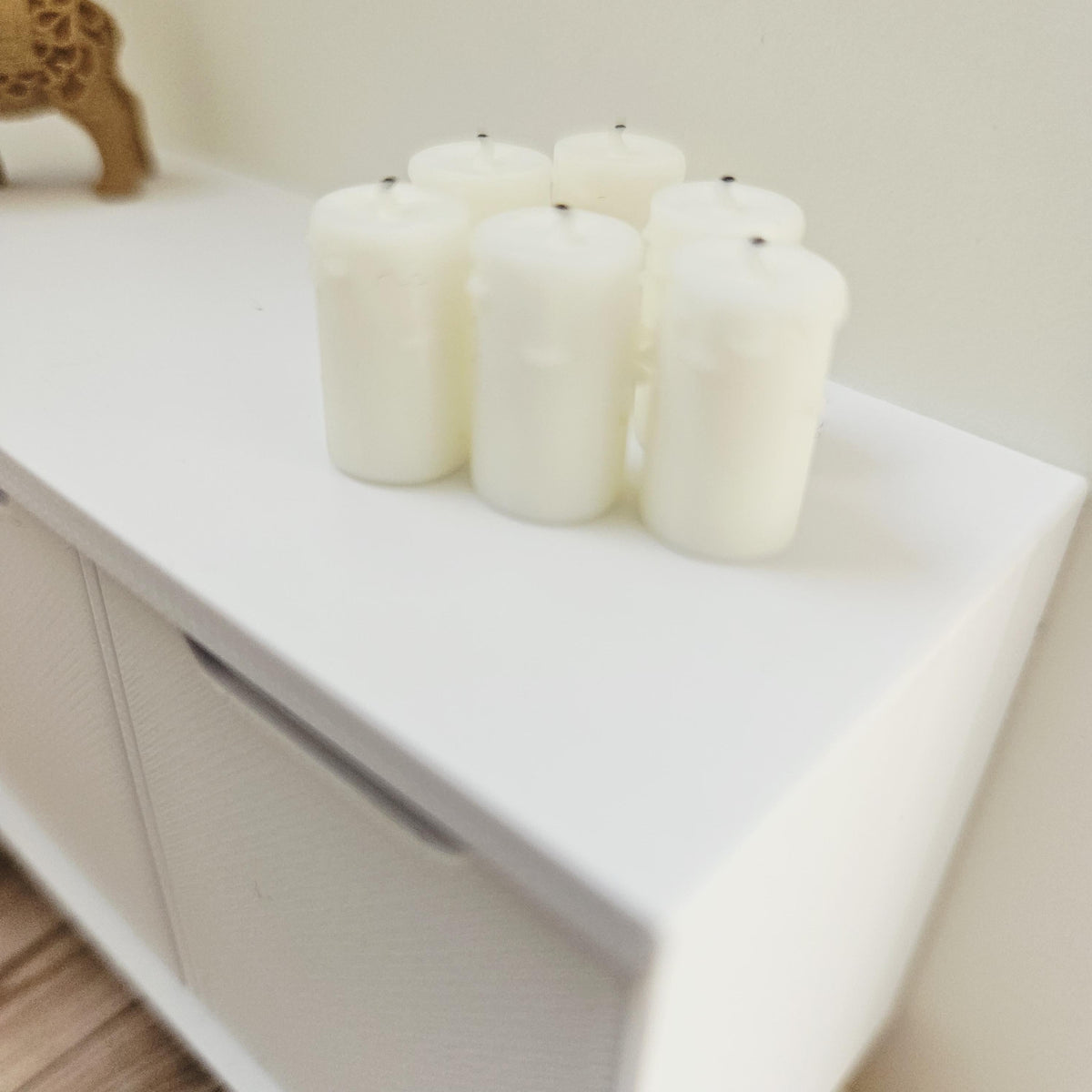 Dolls House 6x candles with melting wax, 12th scale, miniature ornament