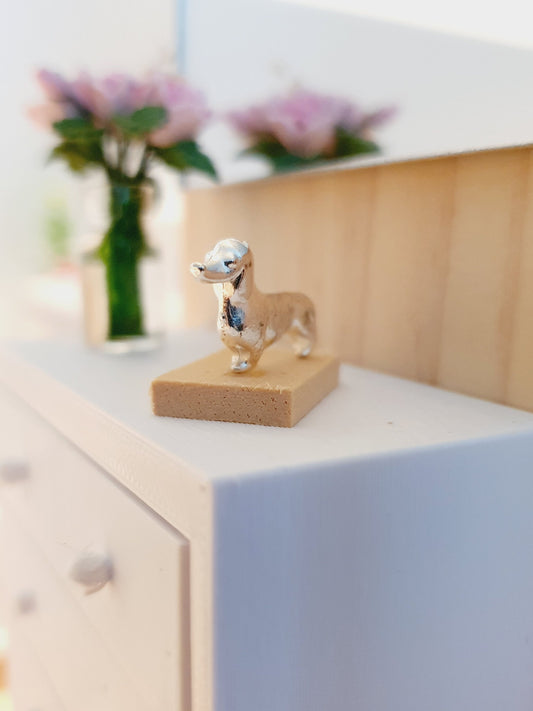 Sausage Dog on Wooden Stand – alternate view 2 | 1:12 scale dolls house miniature