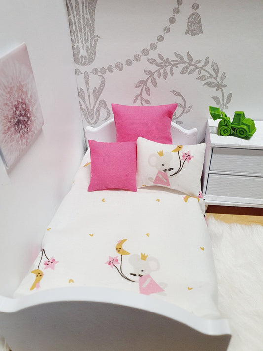 Pink Mouse Single Bedding Set – alternate view 2 | 1:12 scale dolls house miniature