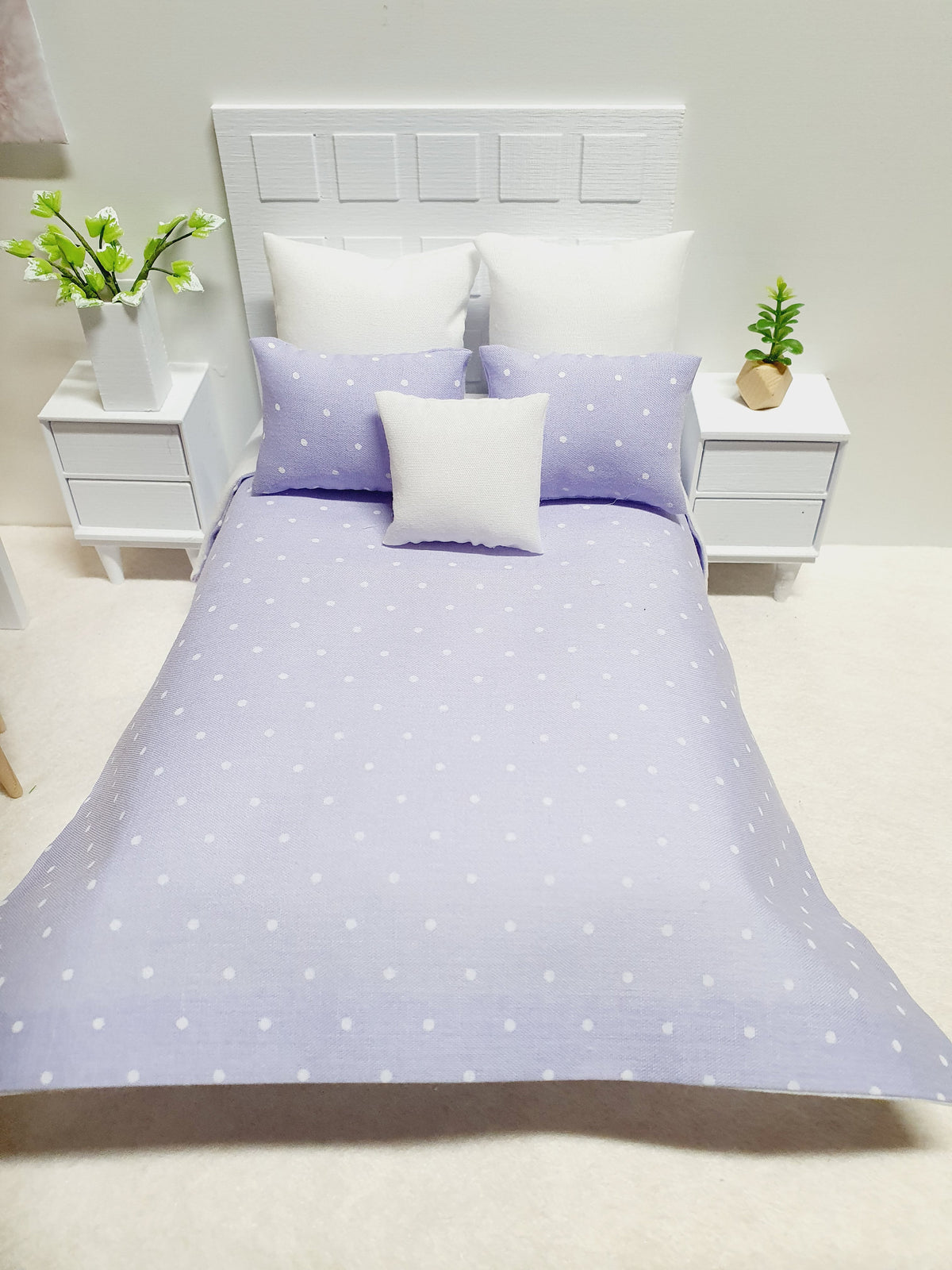 Polka Dot Double Bedding Set – alternate view 10 | 1:12 scale dolls house miniature