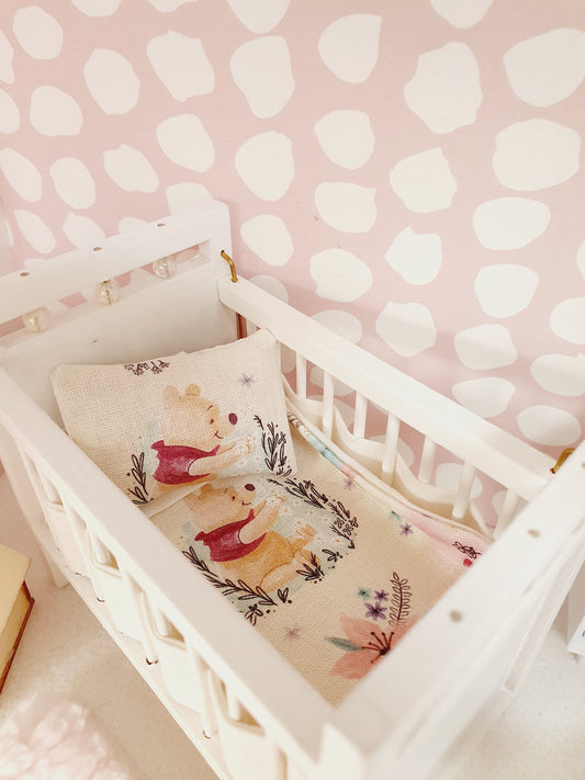 Winnie the Pooh Cot Bedding Set – alternate view 2 | 1:12 scale dolls house miniature