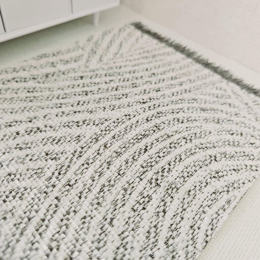 XL Light Grey Arch Pattern Rug – alternate view 2 | 1:12 scale dolls house miniature