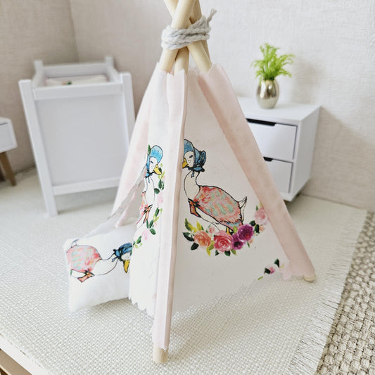 Jemima Puddle-Duck Teepee – alternate view 2 | 1:12 scale dolls house miniature