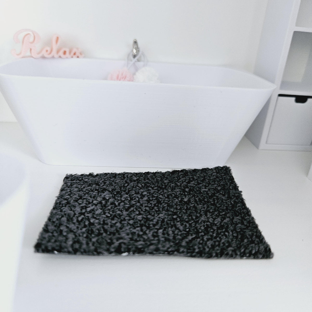 Bouclé Bath Mat – alternate view 9 | 1:12 scale dolls house miniature