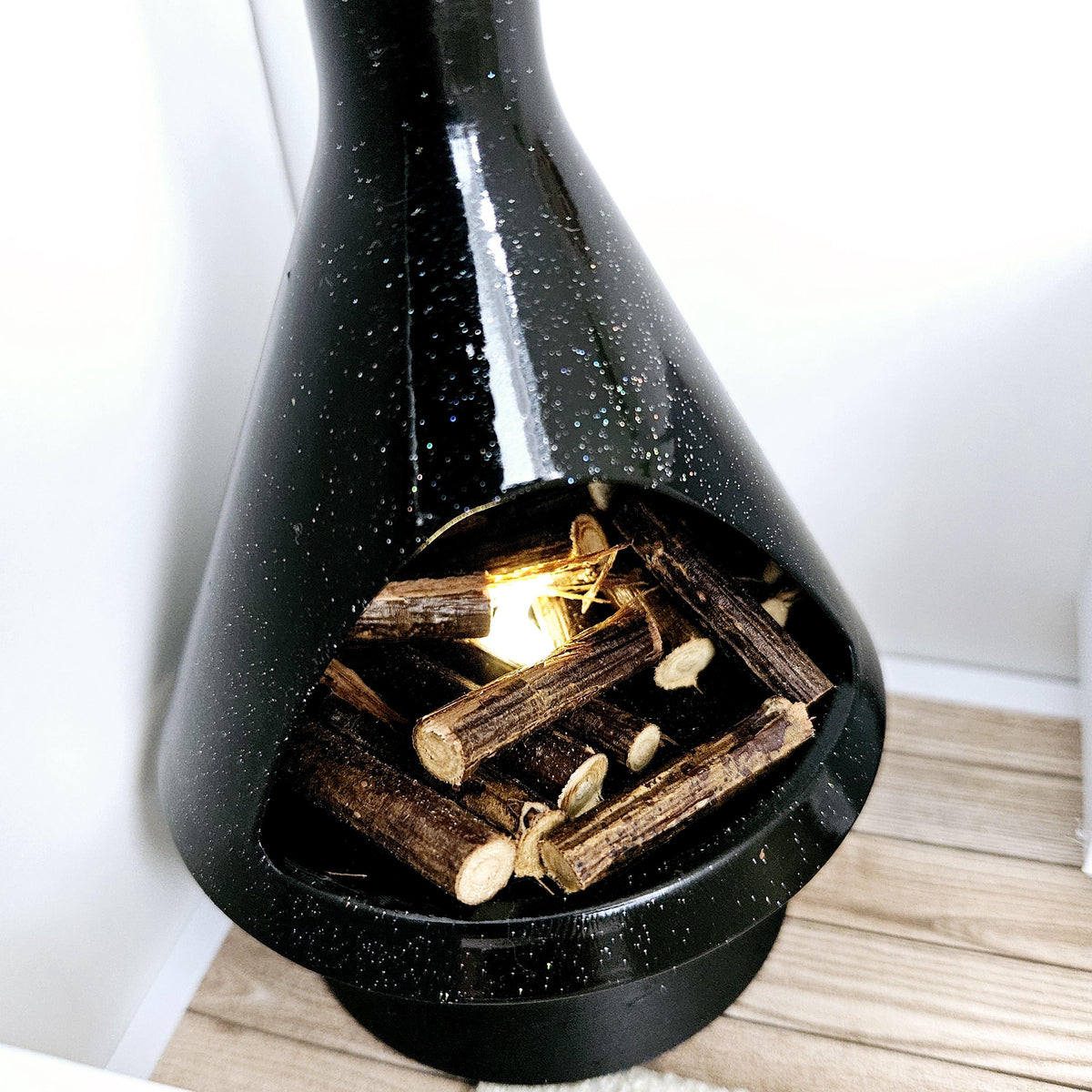 High Gloss Glitter Black tear drop retro 12th scale dolls house fire place with logs