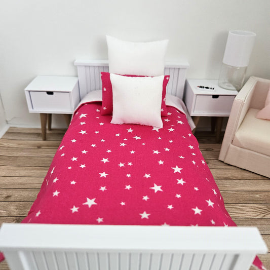Pink Stars Design Single Bedding Set – alternate view 2 | 1:12 scale dolls house miniature