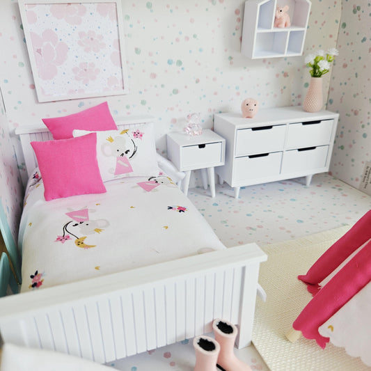 Pink Mouse Suitcase Dollhouse – alternate view 2 | 1:12 scale dolls house miniature