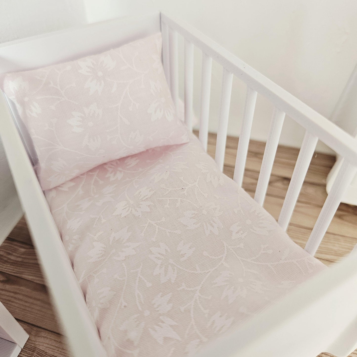 Dolls House Pink or White Ditsy Floral Cot Bedding, 12th scale miniature bedding