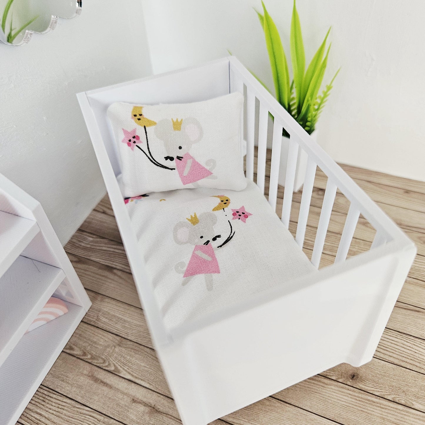 Dolls House Cot Bedding Set – Pink Mouse Design, 1:12 Scale