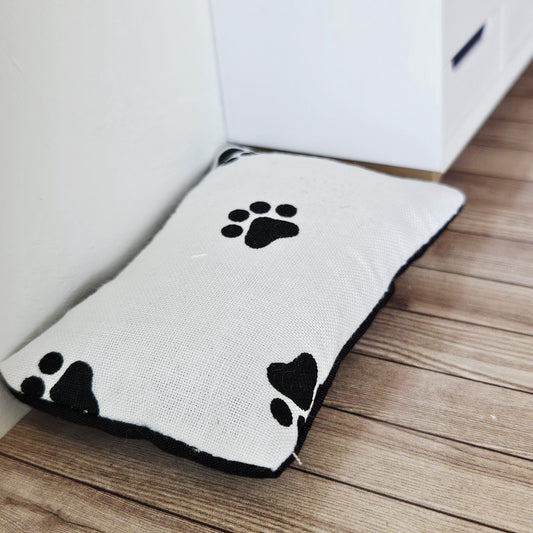 White Paw Print Fabric Dog Bed – alternate view 2 | 1:12 scale dolls house miniature