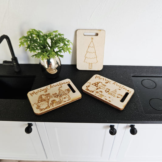 Christmas Chopping Boards – Set of 3 – alternate view 2 | 1:12 scale dolls house miniature