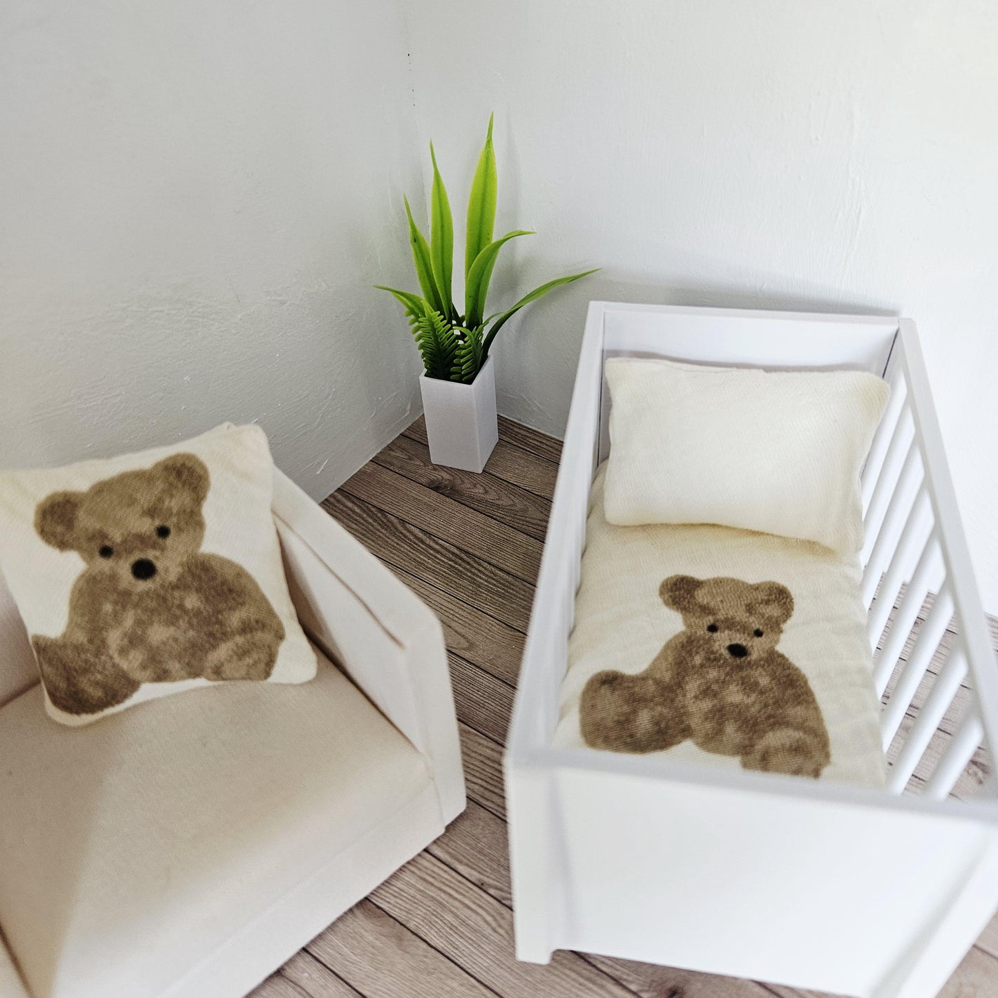 Dolls House Cot Bedding Set – Teddy Bear, 1:12 Scale