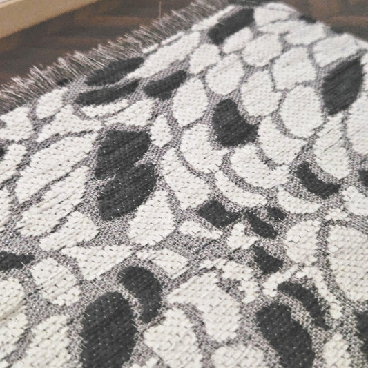XL Dark Grey & White Pattern Rug – alternate view 2 | 1:12 scale dolls house miniature