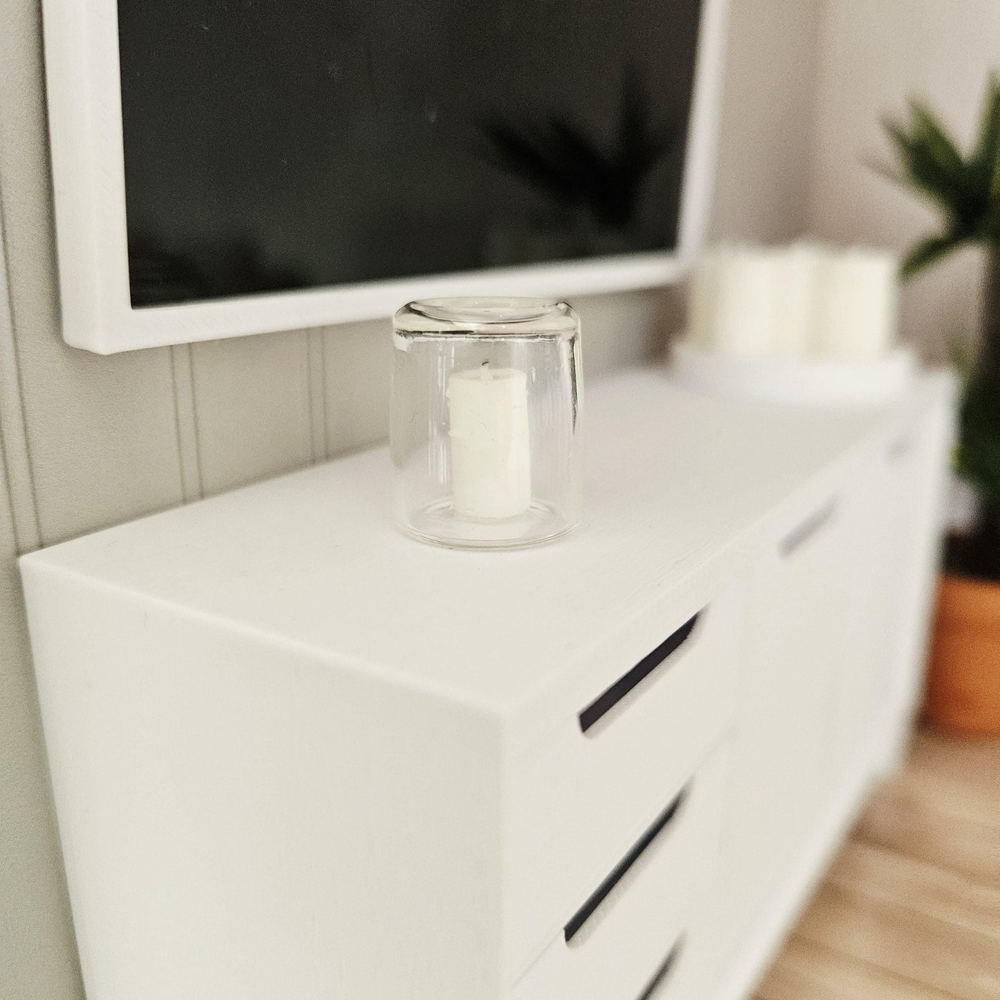 Dolls House Candle in a glass vase, 12th scale, miniature ornament
