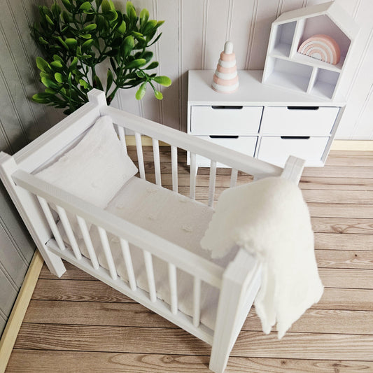 White or Cream Cot Bedding Set – alternate view 2 | 1:12 scale dolls house miniature