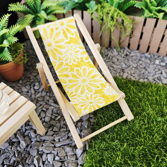 Sunny Yellow Folding Deck Chair – alternate view 2 | 1:12 scale dolls house miniature