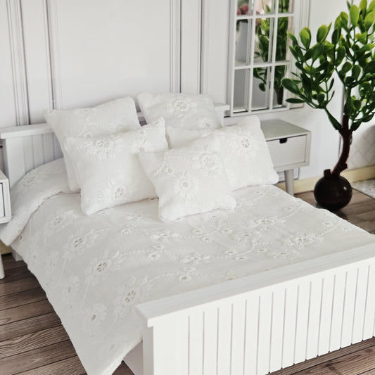 Broderie Anglaise Double Bedding – alternate view 2 | 1:12 scale dolls house miniature